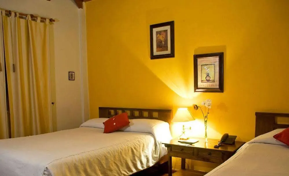 Kituandes Hotel Quito 3*,